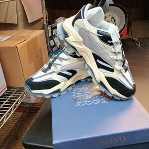 Mazino Black and White Sneakers